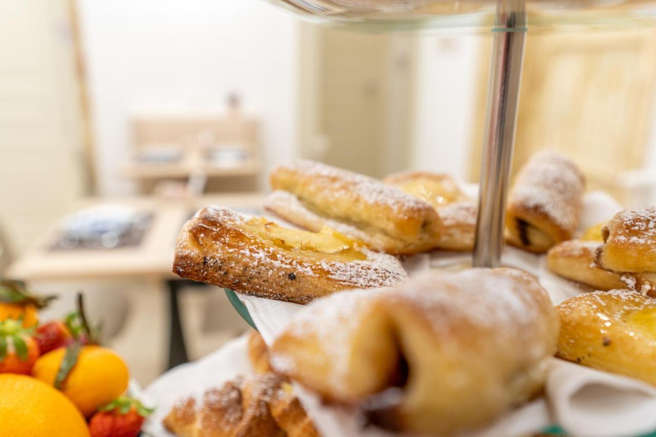 Mama Tita Rooms And Breakfast Palermo Buitenkant foto
