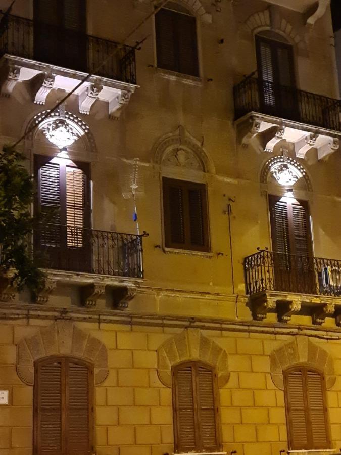 Mama Tita Rooms And Breakfast Palermo Buitenkant foto