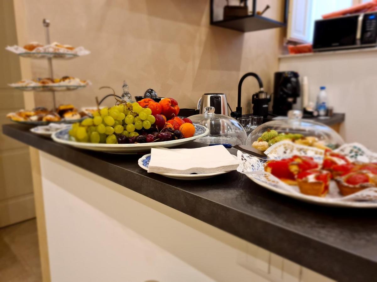 Mama Tita Rooms And Breakfast Palermo Buitenkant foto