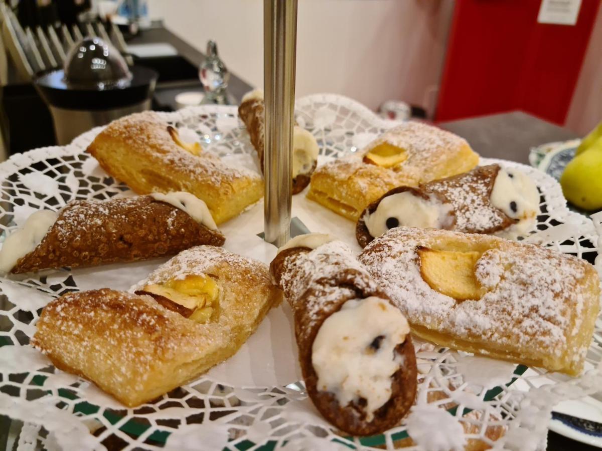 Mama Tita Rooms And Breakfast Palermo Buitenkant foto